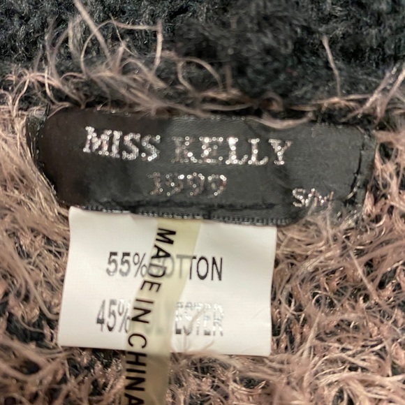 Gorgeous thick faux-hair poncho - Picture 3 of 3